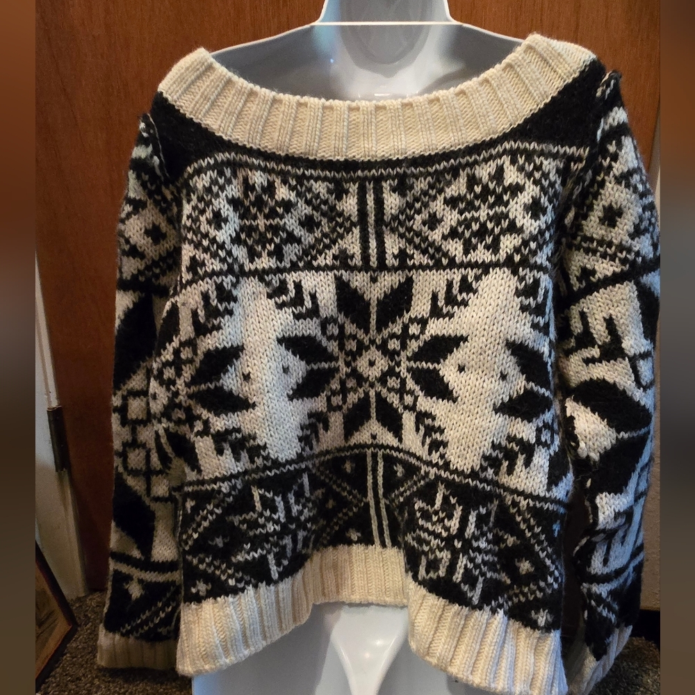HOST PICK! 🎉🎊Free People Black and Cream Patterned Sweater SzL NWT - Picture 6 of 8